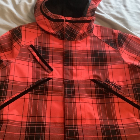 Burton Ruby Red Ski and Snowboard Jacket - Picture 4 of 8